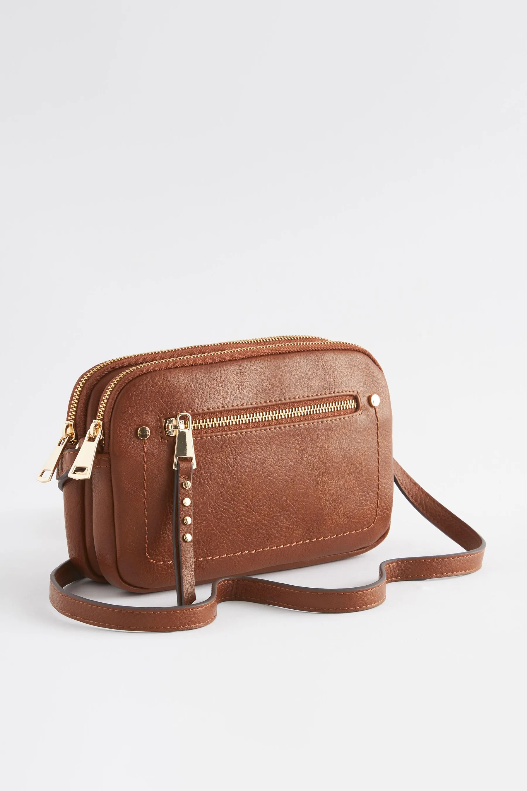 Borsa a tracolla con borchie