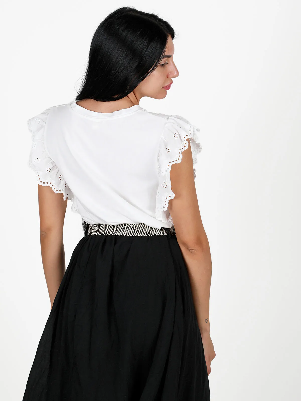 Daystar Tee-shirt femme emmanchures volantées macramé